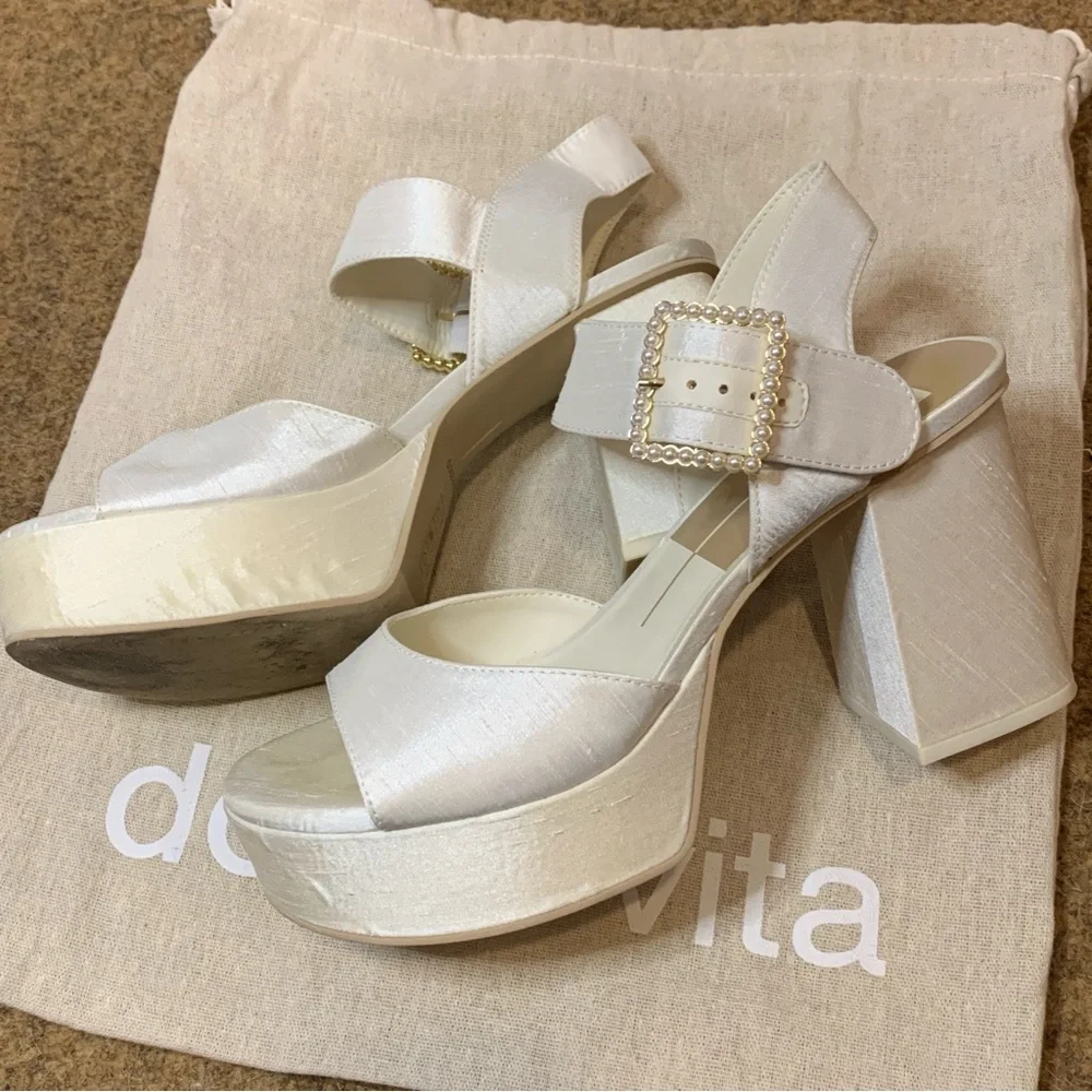 Dolce Vita Bobby Pearl Buckle Chunky Heels White Pearls Size 8 Retail $160.00 - Picture 11 of 16